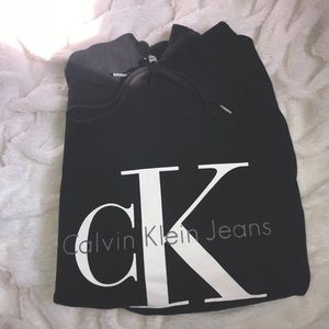 Calvin Klein hoodie (short sleeves)
